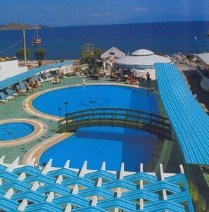室外泳池
