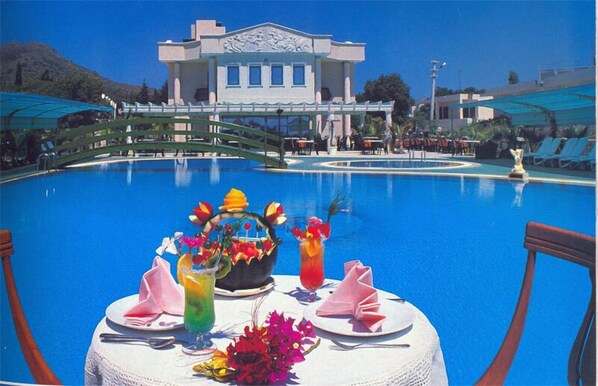 Pool - Grand Levent Hotel (Bodrum)