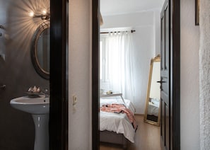 Quarto júnior | Cofres nos quartos, quartos à prova de som