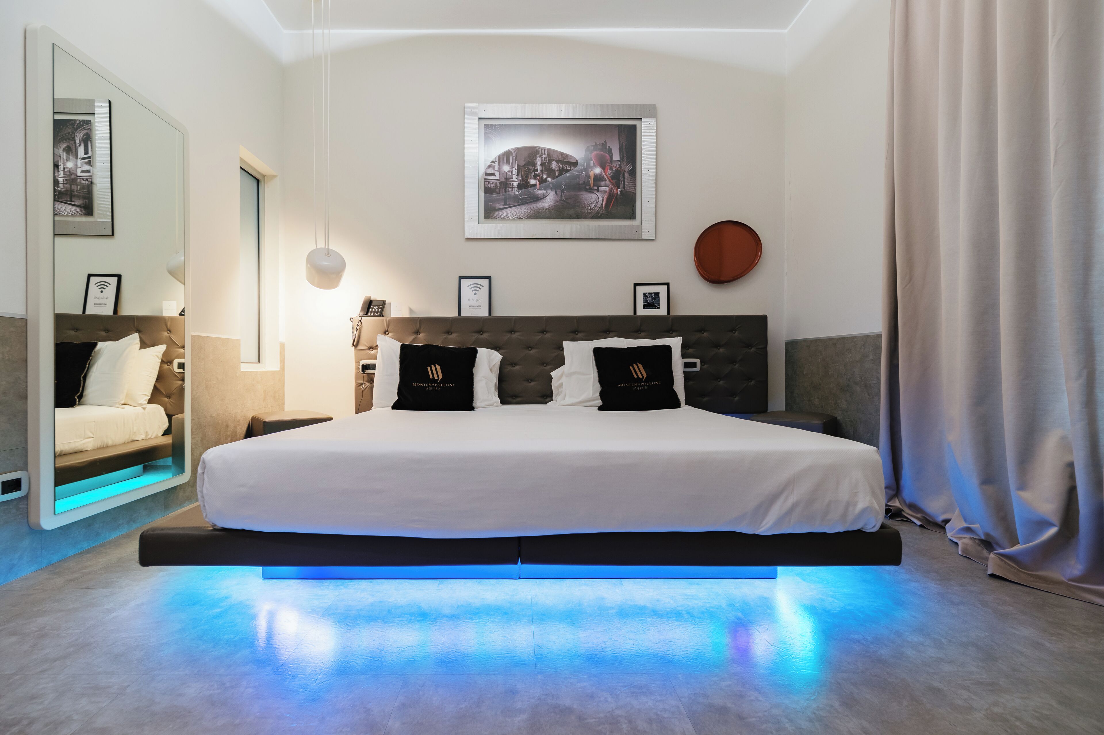 Habitación doble | Minibar, caja fuerte, escritorio y sistema de insonorización