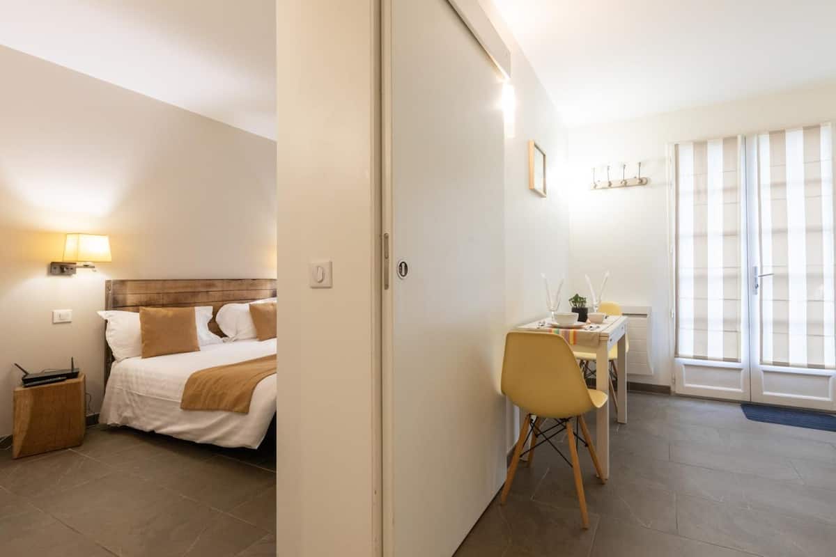 Soundproofing, iron/ironing board (on request), WiFi (free)