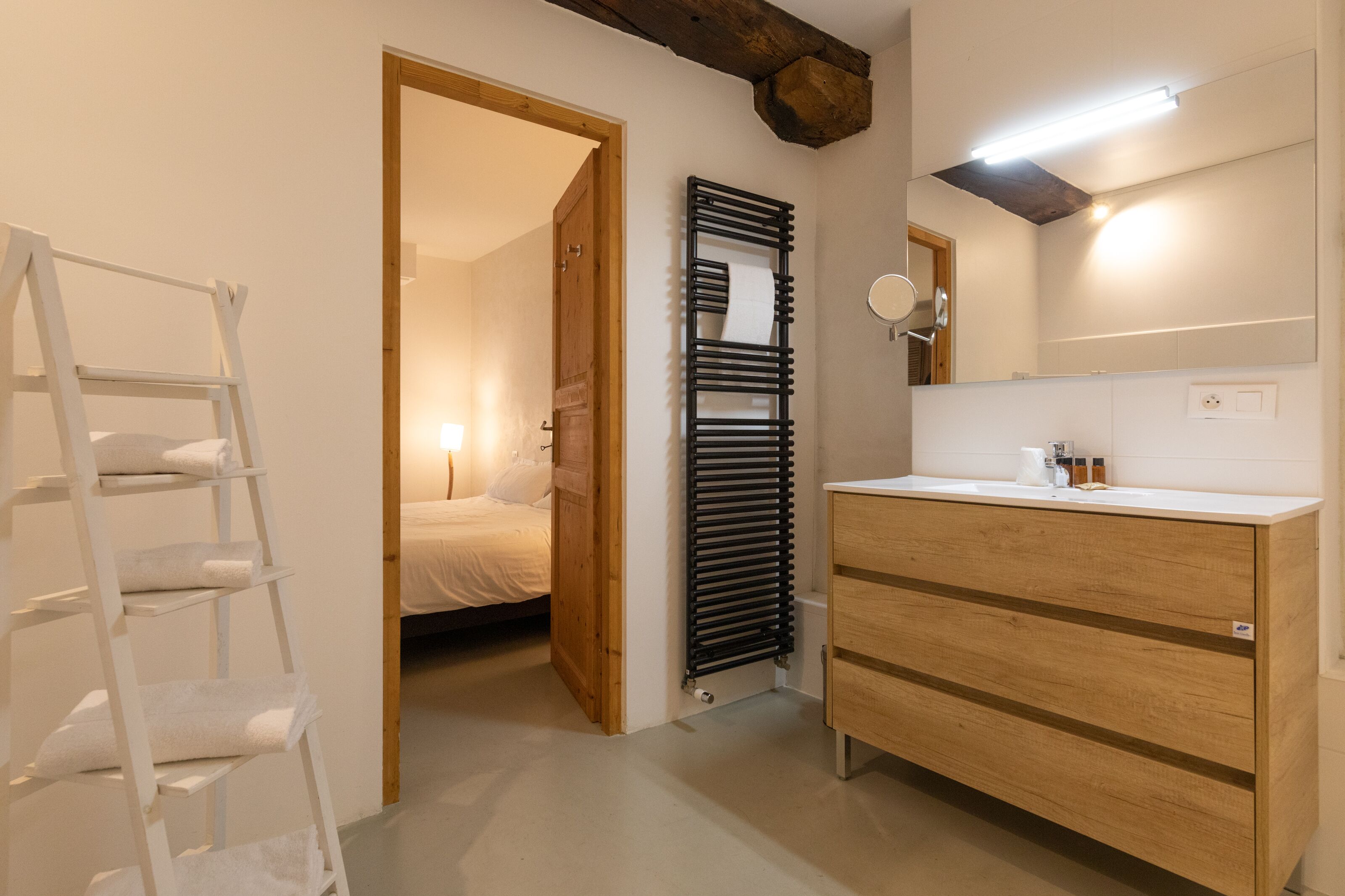 superior double room | bathroom | shower, free toiletries, hair dryer, towels