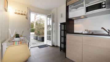 Apartment, 1 Bedroom | Private kitchen