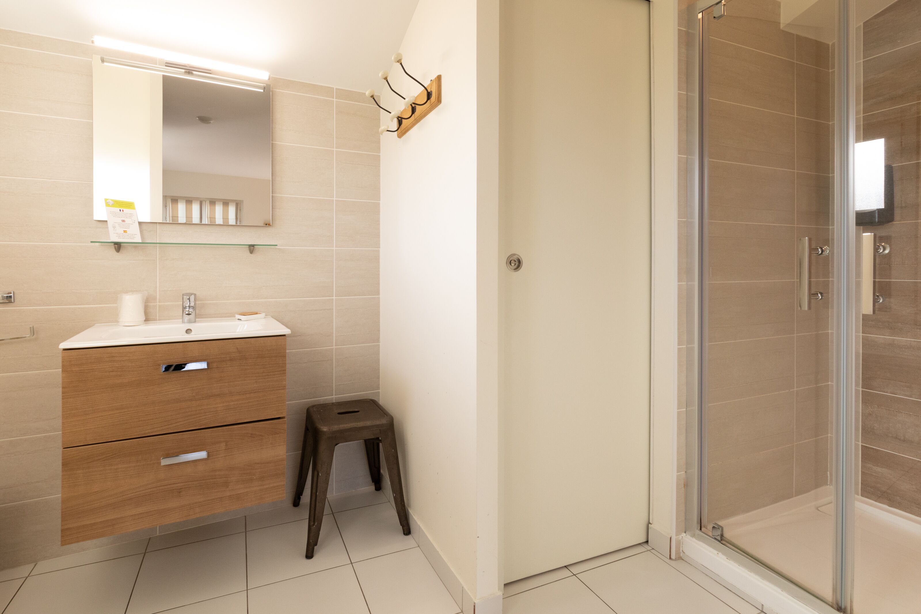 studio | bathroom | shower, free toiletries, hair dryer, towels