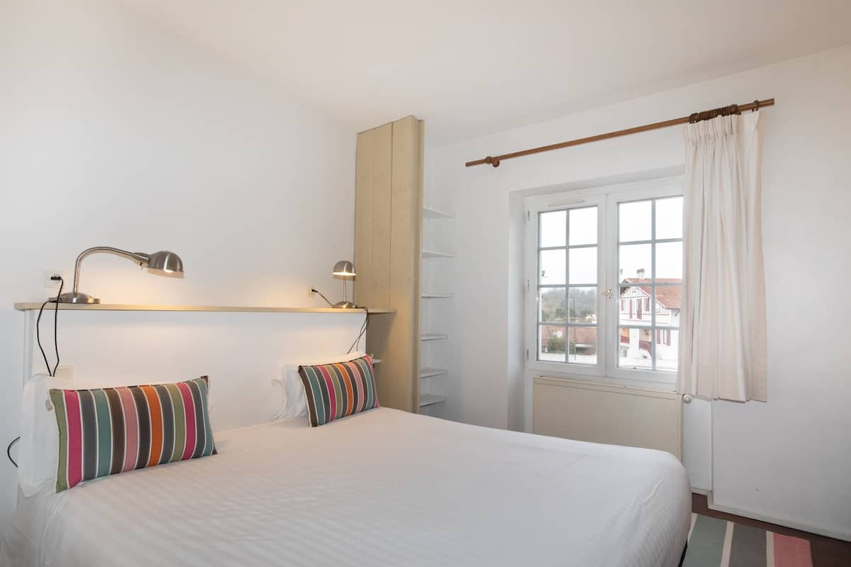 Quarto casal família | 1 quarto, individualmente decorados, individualmente mobiliados