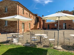 Front of property - Casale Cardini (Foiano della Chiana)