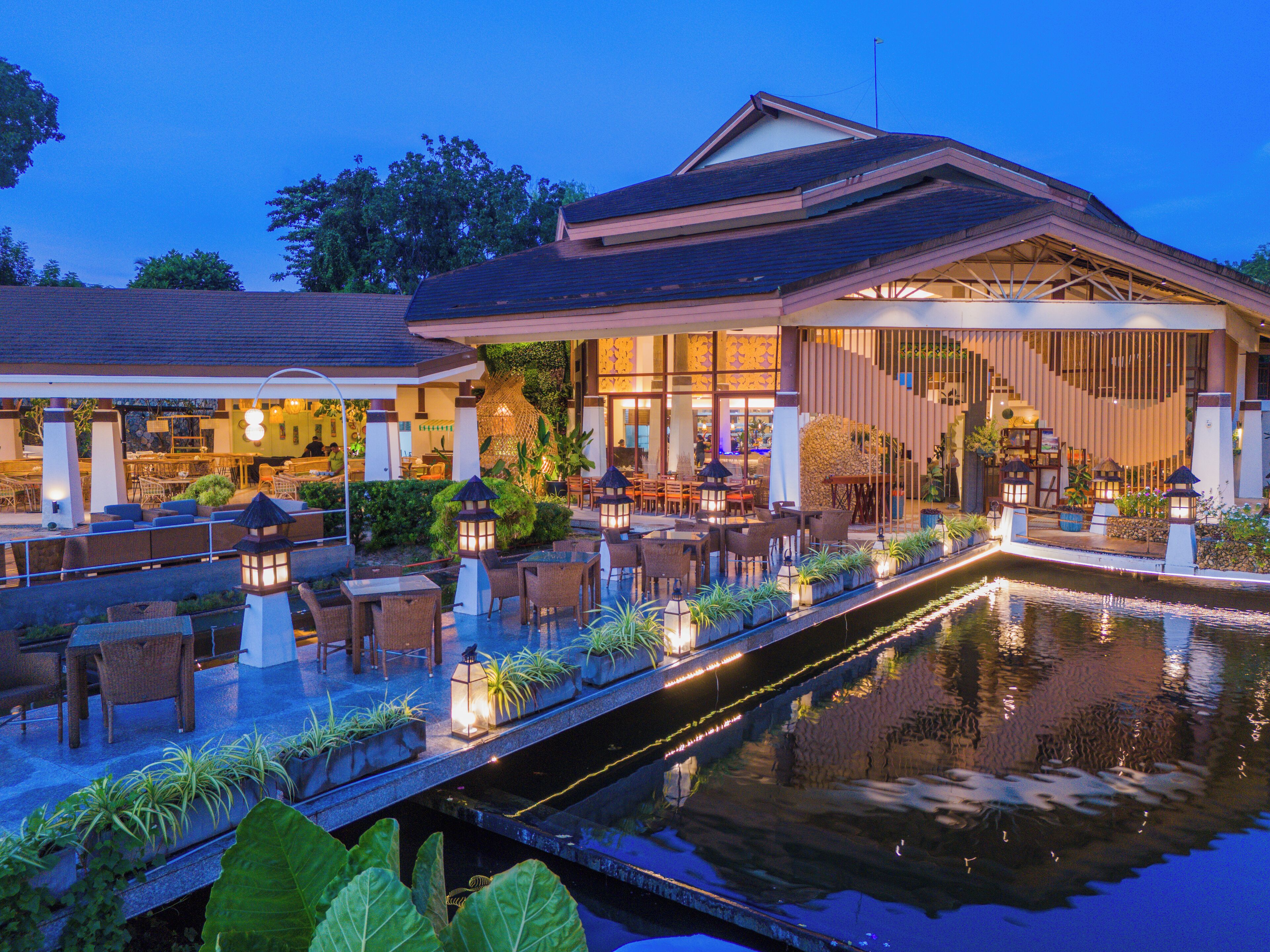 Daily buffet breakfast (PHP 1500 per person)