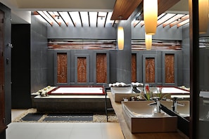 Double Pool | Bathroom | Shower, rainfall showerhead, hair dryer, bathrobes