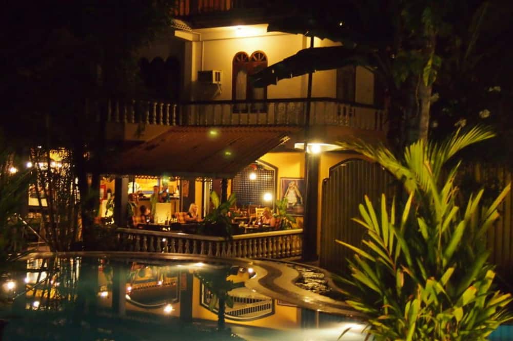 Hotel Flower Garden