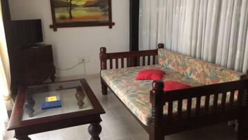 Super Deluxe Room | Minibar, in-room safe, desk, free WiFi
