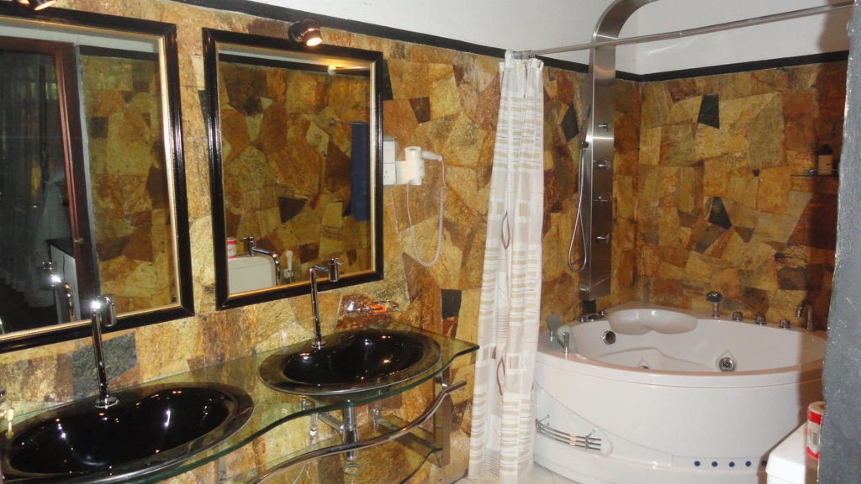 minibar, in-room safe, desk, free wifi