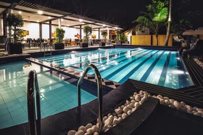 Piscine extérieure