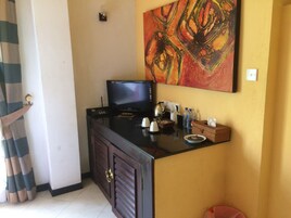 Minibar, caja de seguridad en la habitación, escritorio y wifi gratis 