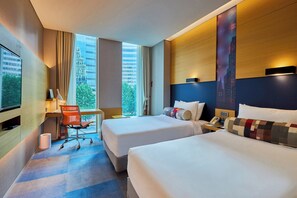Aloft, Urban Room, 2 Twin Beds, City View | In-room safe, desk, free cribs/infant beds, free WiFi