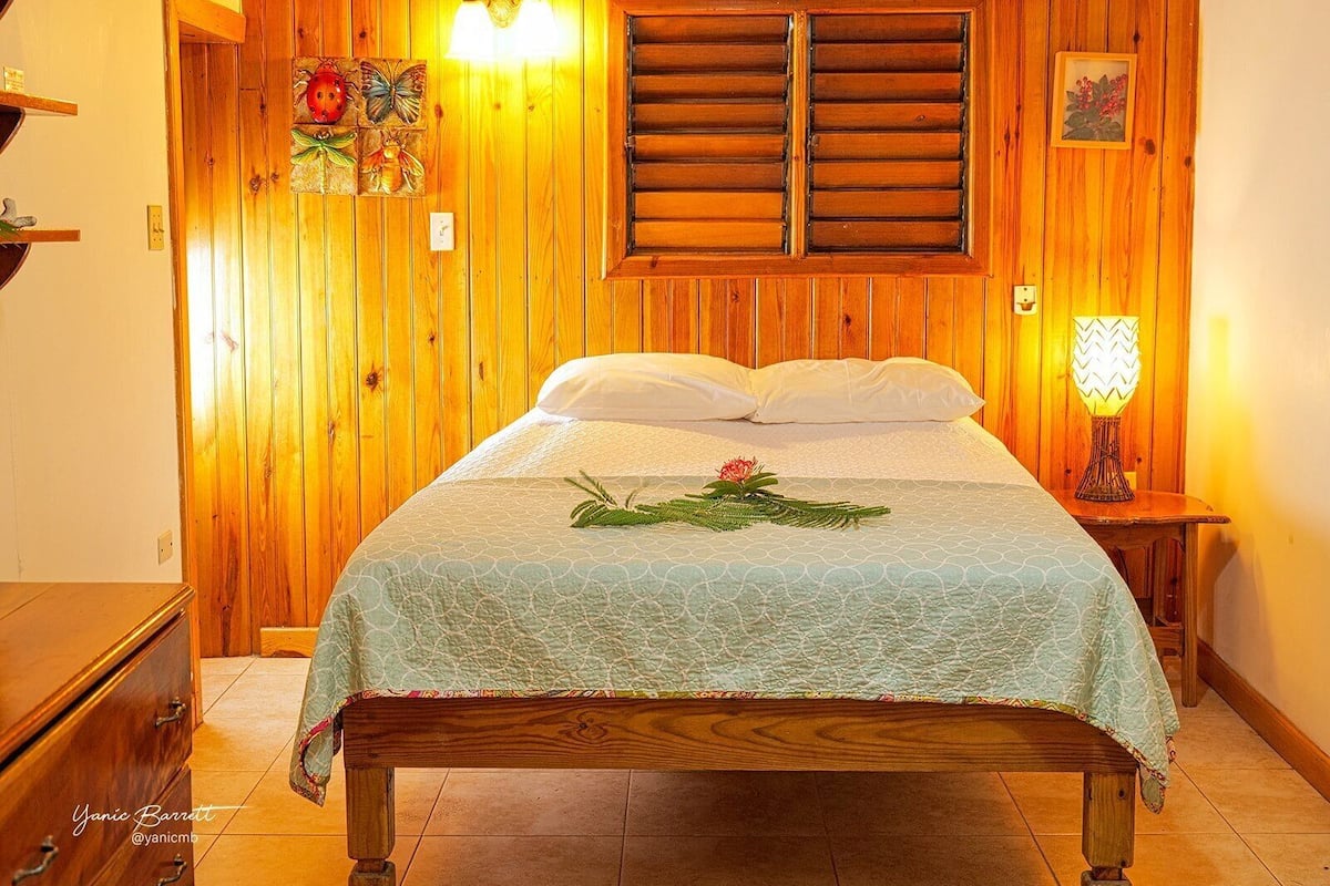 Öryggishólf í herbergi, sérhannaðar innréttingar, sérvalin húsgögn