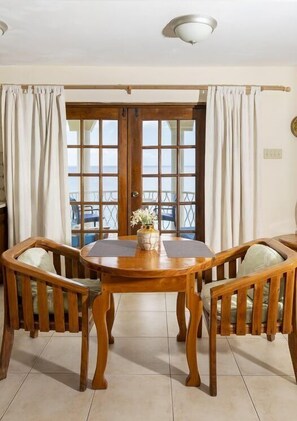 Suite Deluxe, 1 chambre, balcon, vue océan (Upper Floor, Venus) | Coin séjour