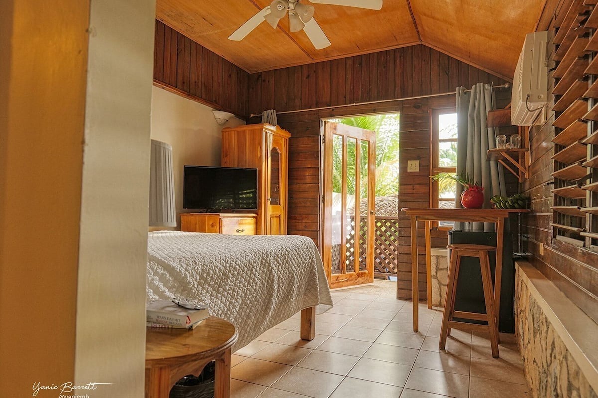 Öryggishólf í herbergi, sérhannaðar innréttingar, sérvalin húsgögn