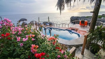 Outdoor pool, sun loungers