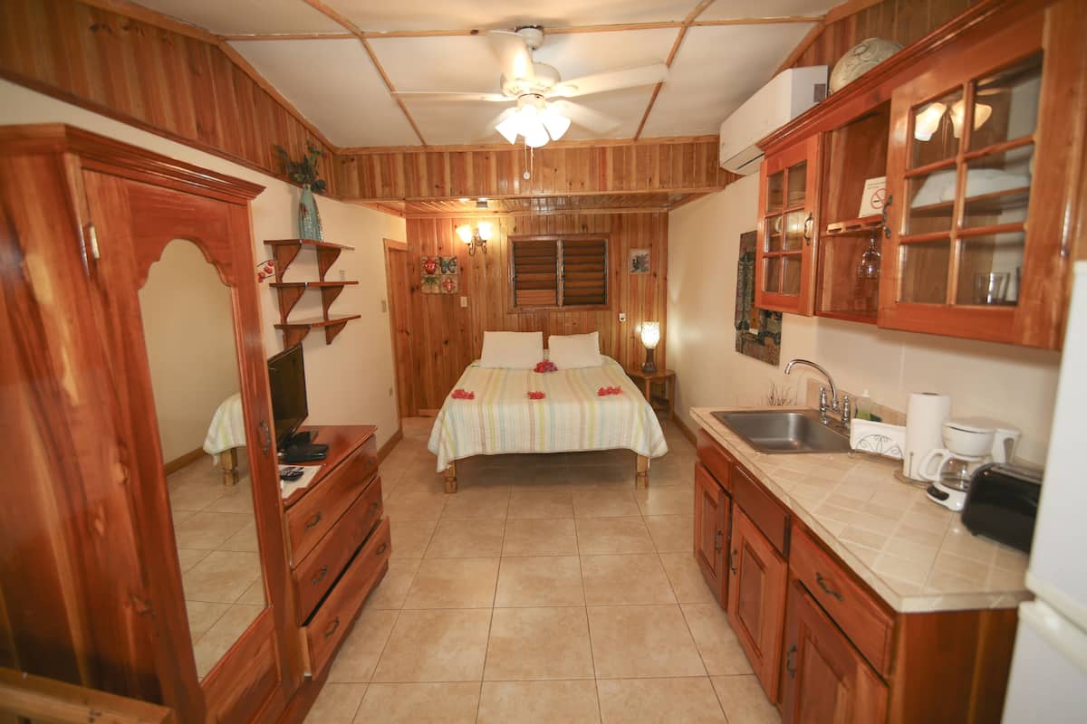 1 bedroom, in-room safe, individually decorated, individually furnished