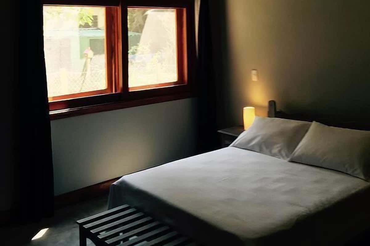 Room, Ground Floor (Anexo) | Minibar, in-room safe, desk, blackout drapes