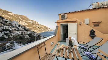 Apartment, 1 King Bed with Sofa bed, Sea View, Annex Building | Water view