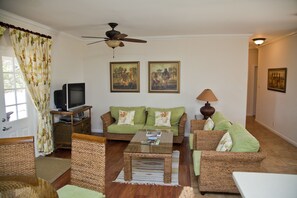 Villa, 3 Bedrooms, Partial Ocean View | Living area
