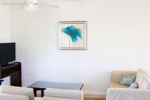 Villa, 3 Bedrooms, Partial Ocean View | Living room