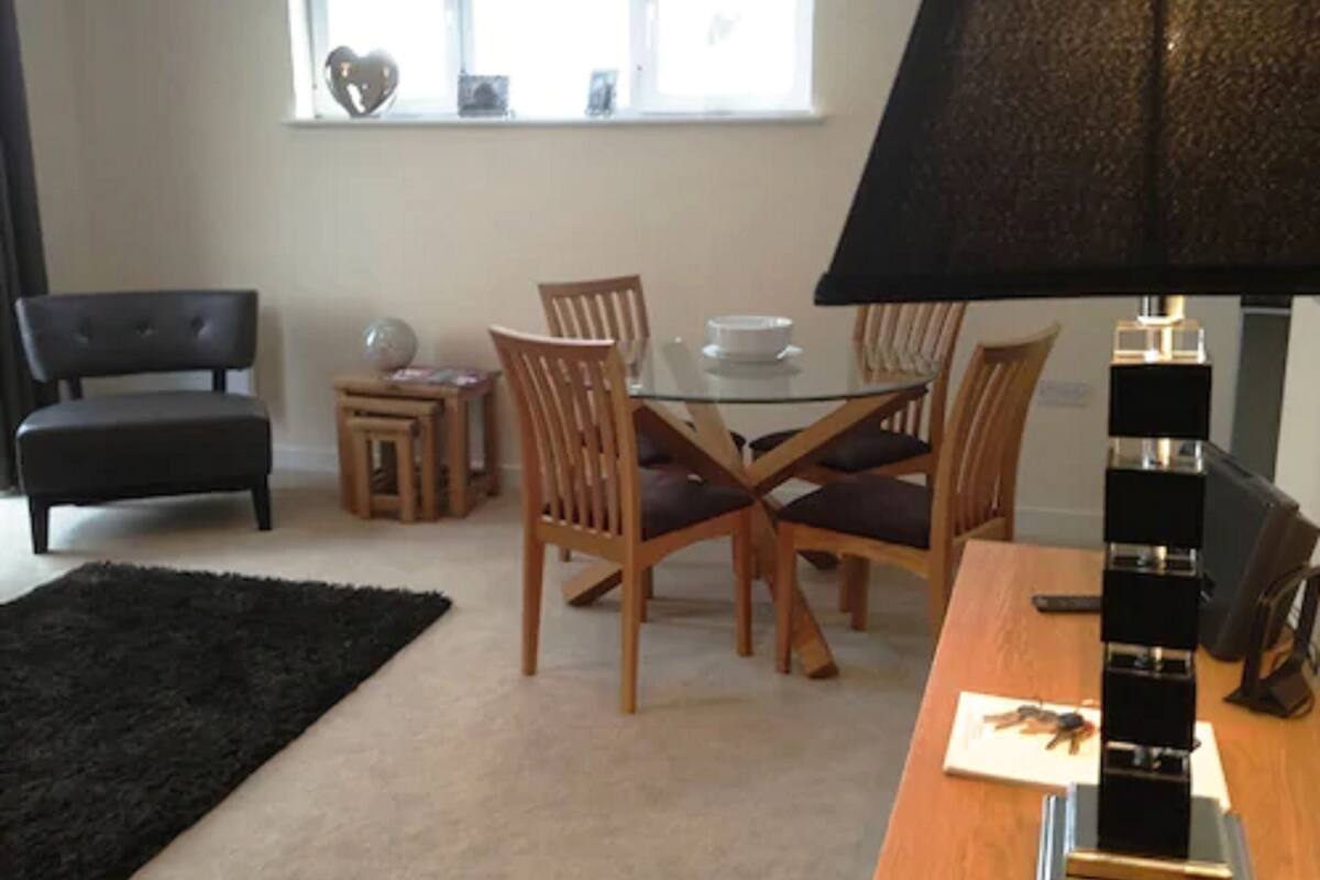 Apartment, 2 Bedrooms | In-room dining