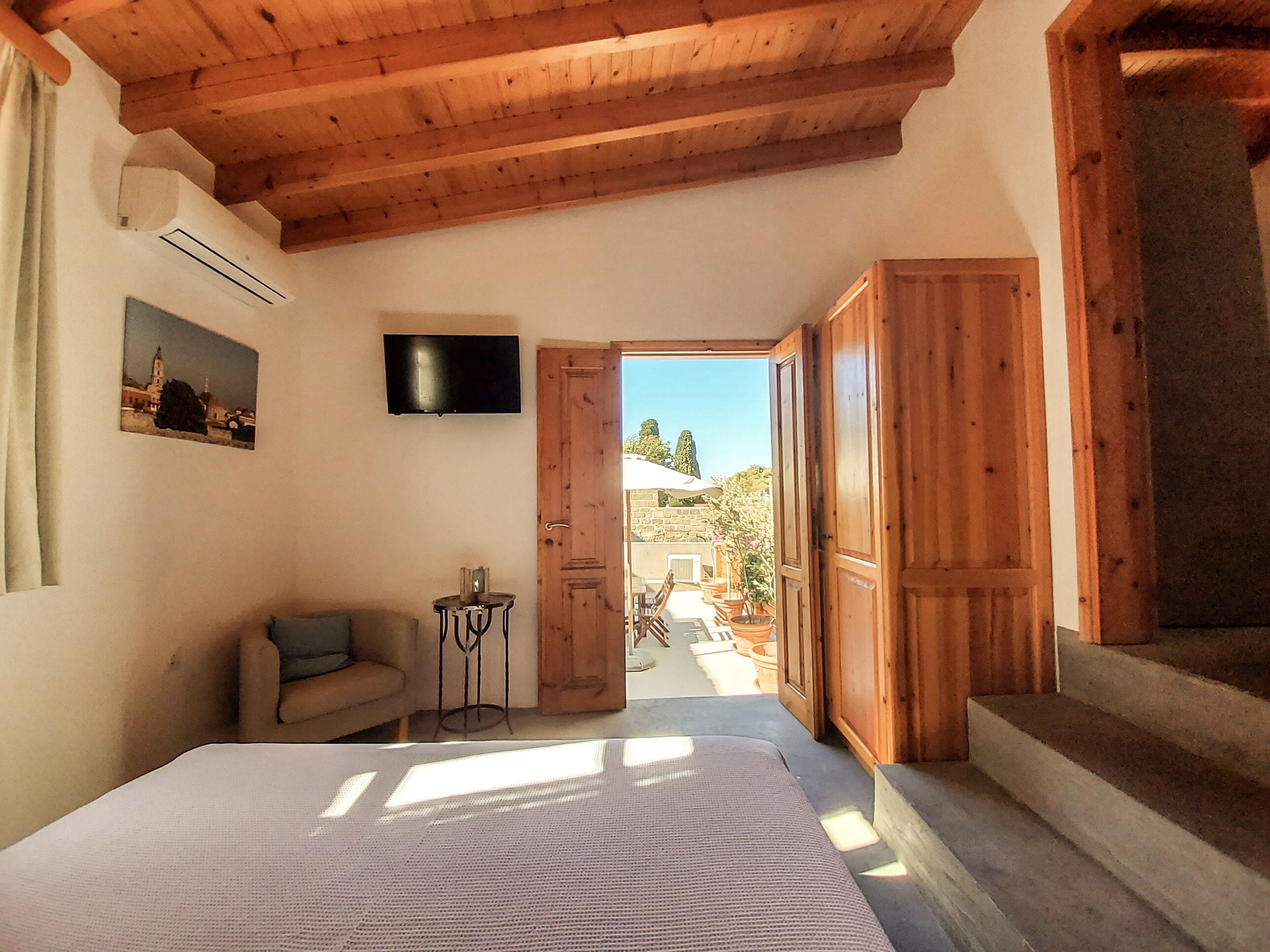 Öryggishólf í herbergi, skrifborð, hljóðeinangrun, straujárn/strauborð