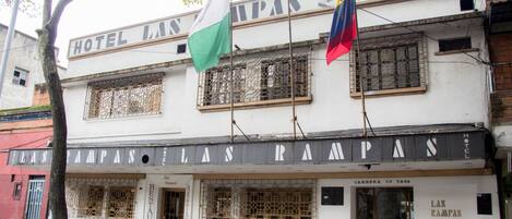 Fachada de la propiedad