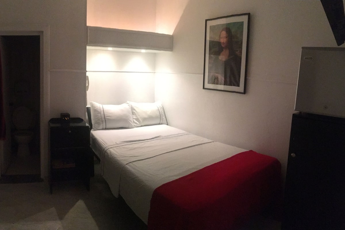 Minibar, in-room safe, free WiFi
