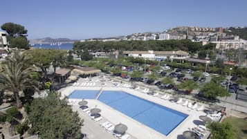2 outdoor pools, pool umbrellas, pool loungers