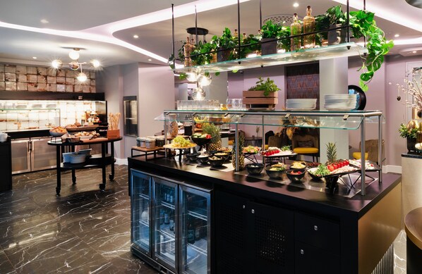 Daily buffet breakfast for a fee