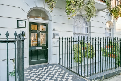 스튜디오스 2 렛 노스 가워