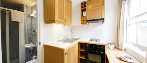 Refrigerador, microondas, tetera/pava eléctrica