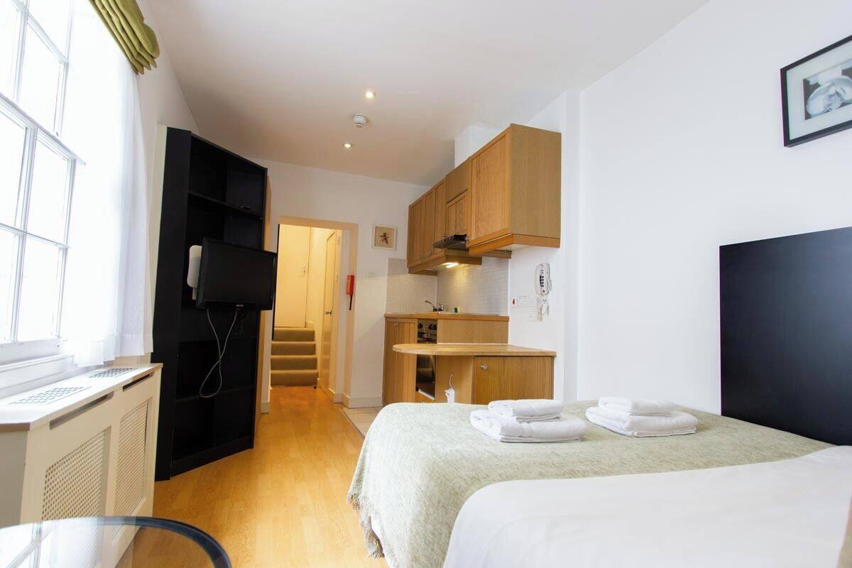 Standard Double Room | Blackout drapes, WiFi (free), bed sheets