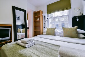 Standard Double Room | Blackout drapes, free WiFi, bed sheets - Studios 2 Let North Gower (London)