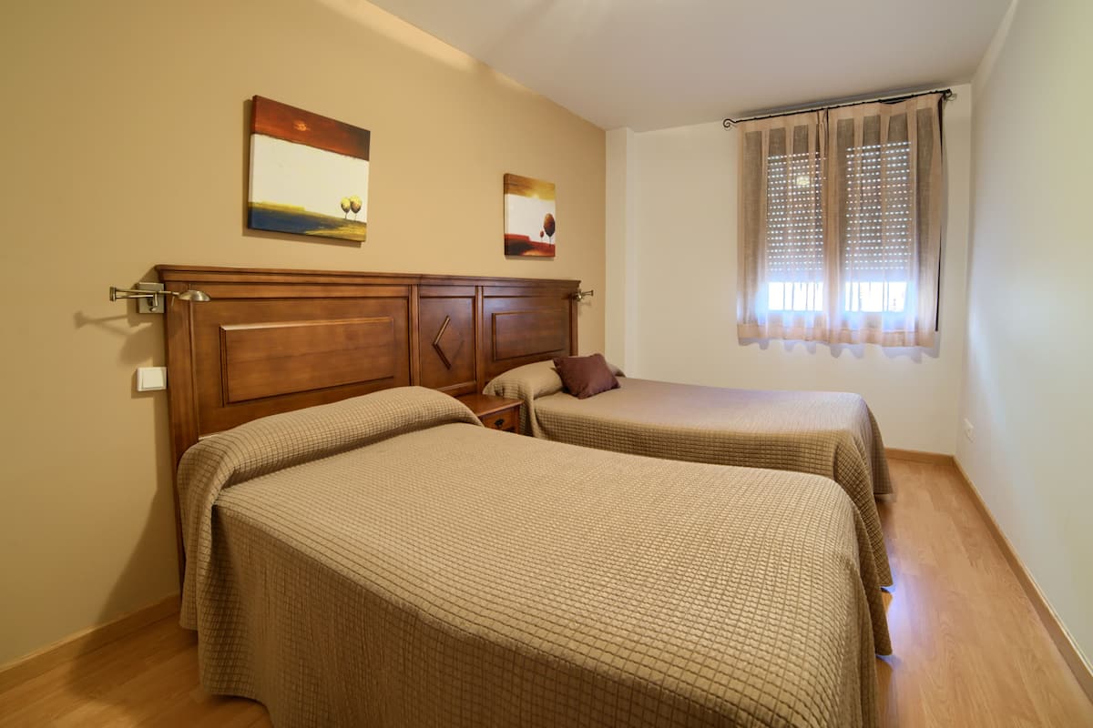 Comfort appartement, 2 slaapkamers | 1 slaapkamer, bedden met traagschuimmatras, geluiddichte muren