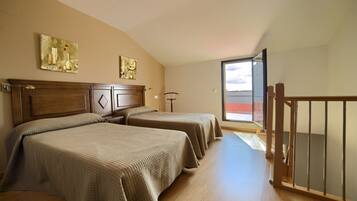 1 bedroom, memory-foam beds, soundproofing, free WiFi