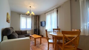 Comfort Apartment, 2 Bedrooms | Living area - Apartamentos Rurales Sierra de Gudar (Gudar)