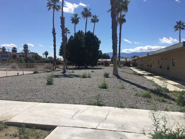 Deluxe Room, 1 King Bed | Property grounds
