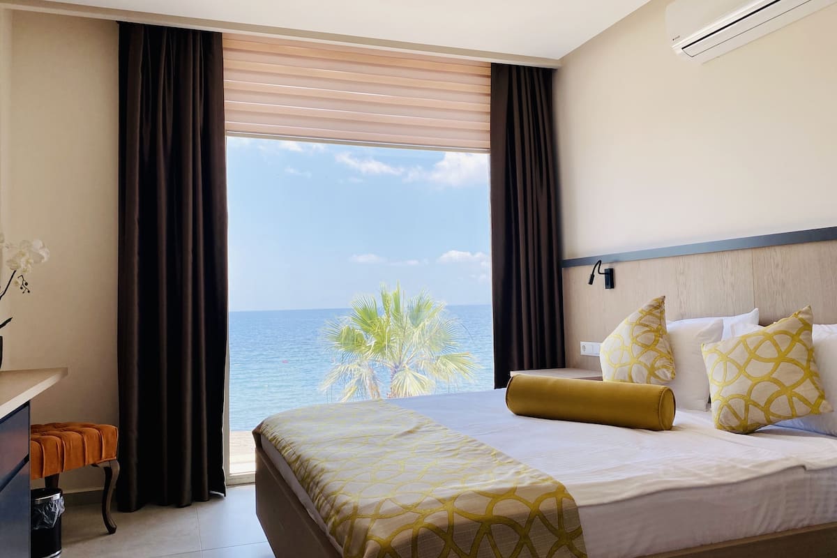 luxury suite | 1 bedroom, premium bedding, select comfort beds, minibar