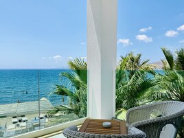 Perhesviitti | Näkymä rannalle/valtamerelle