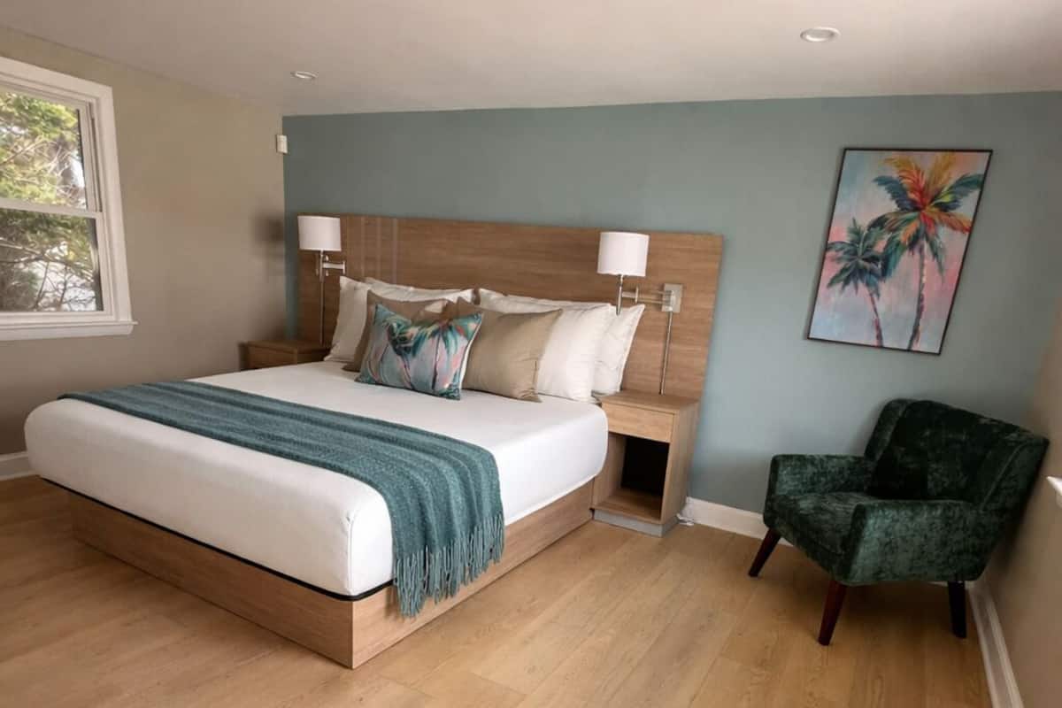 Chambre Signature | Fer et planche Ă repasser, Wi-Fi gratuit, draps fournis