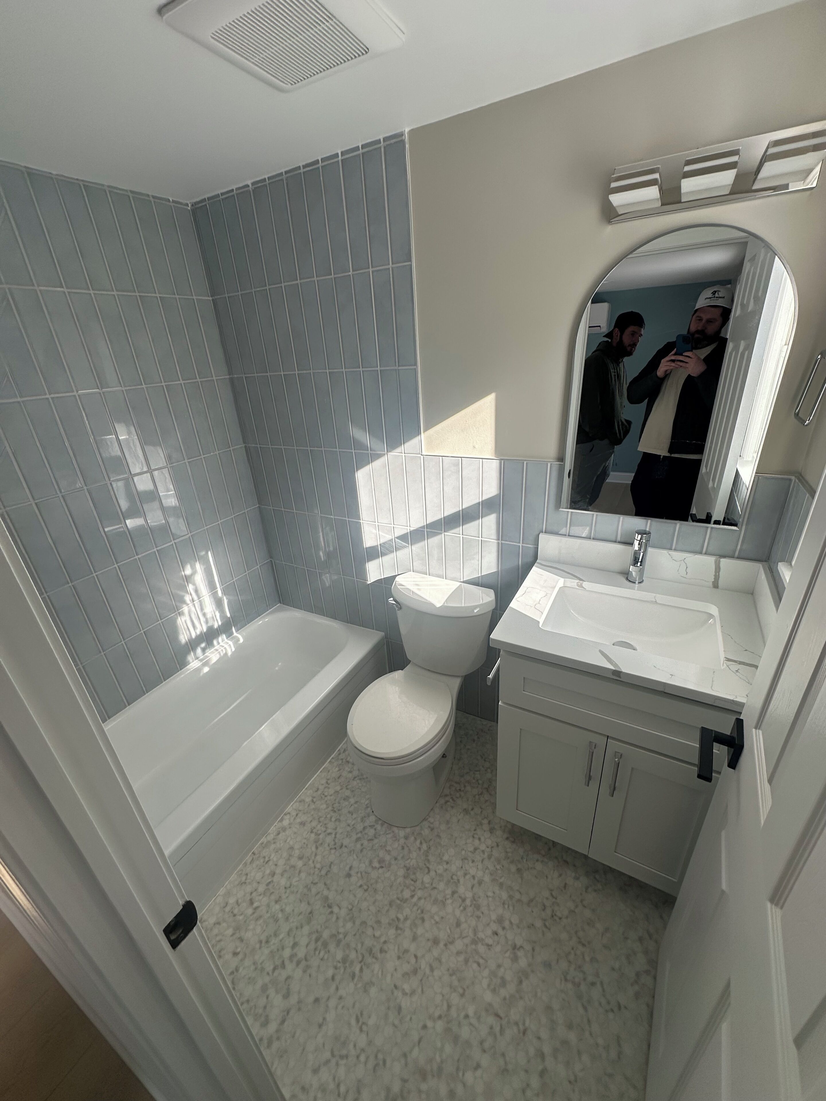 家庭開放式套房 | 浴室 | 花灑/浴缸組合、風筒、提供毛巾