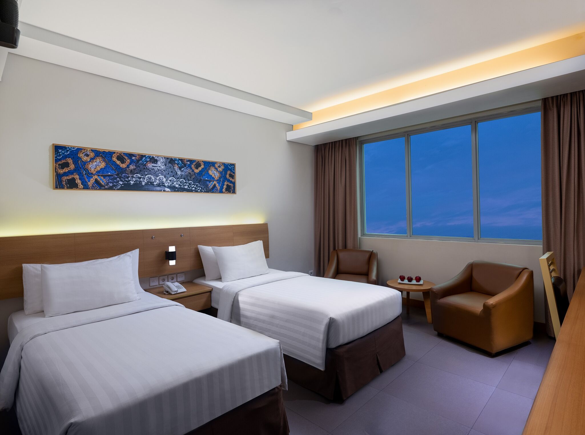 superior twin room | minibar, in-room safe, desk, soundproofing