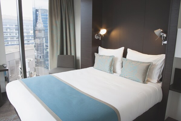 Room (THE ONE for One with view) | Egyptian cotton sheets, premium bedding, desk, soundproofing