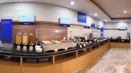 Desayuno buffet incluido todos los días