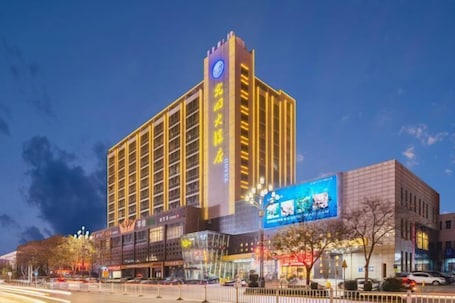 Exterior. Guangming Hotel