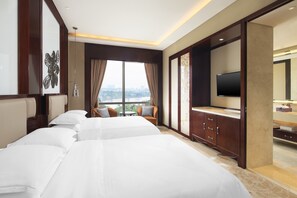Premium bedding, minibar, in-room safe, individually decorated - Sheraton Changde Wuling Hotel (Changde)